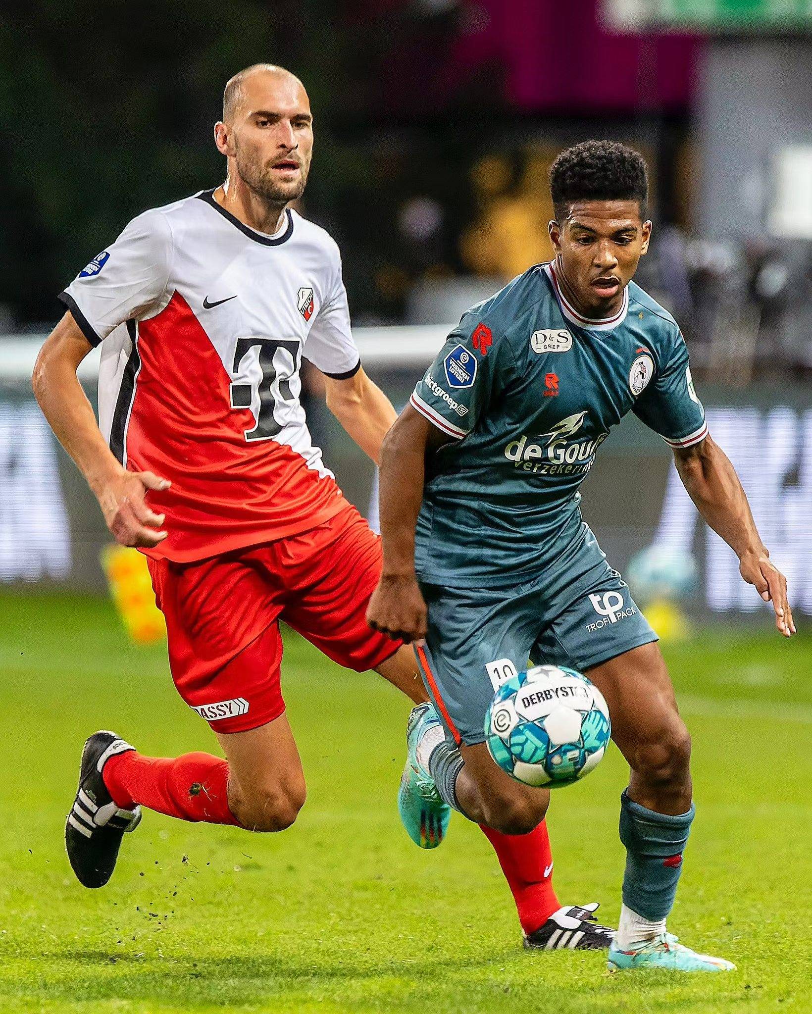 斯瓦泰克 斯瓦泰克